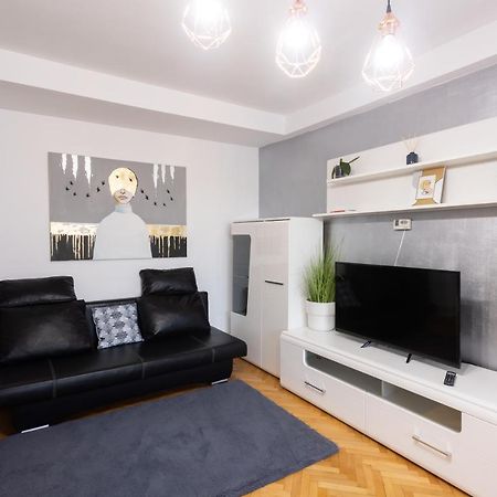 Central Apartment Târgu-Mureş Buitenkant foto