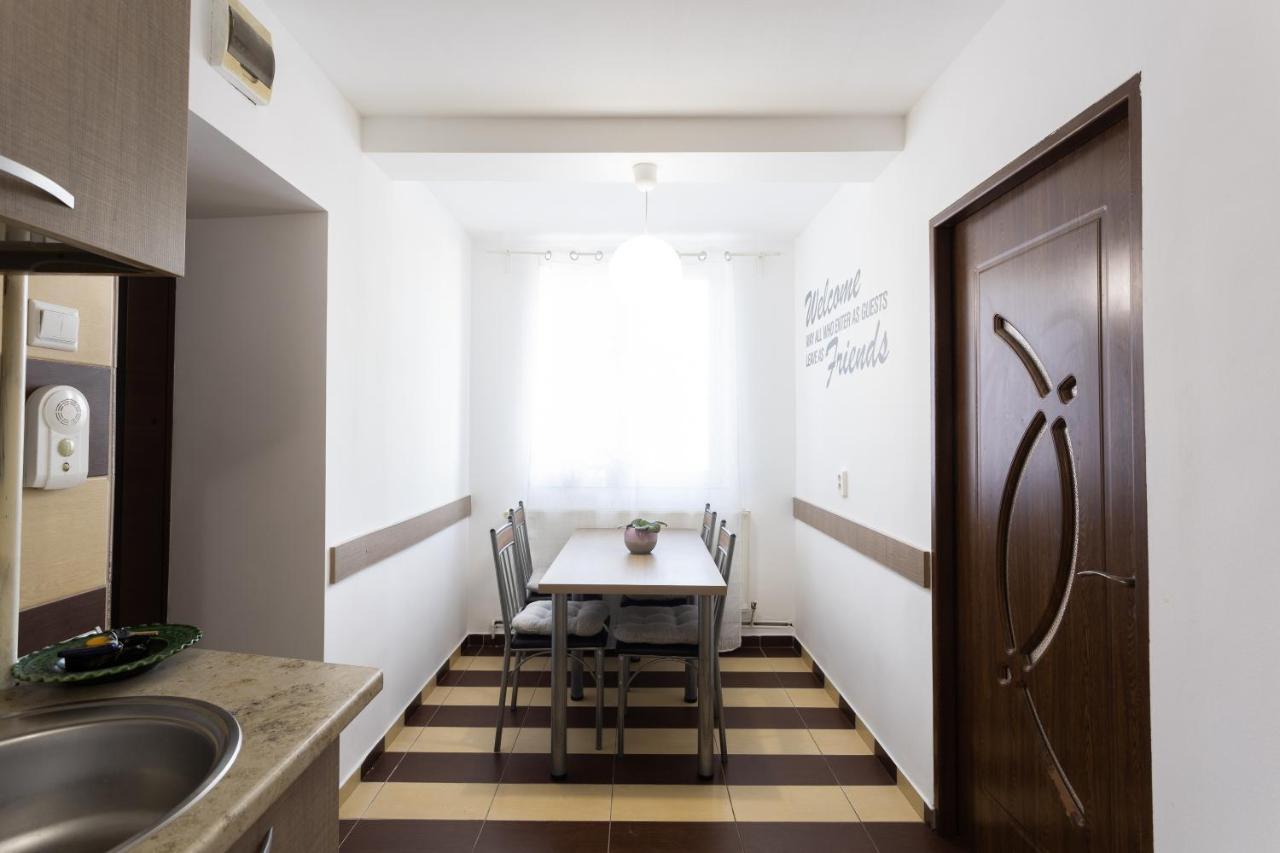 Central Apartment Târgu-Mureş Buitenkant foto
